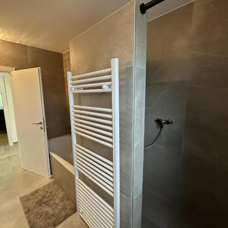 Geschmackvolle In Katsdorf, Modern Und Bequem *